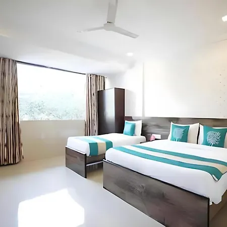 Royal Accord Hotel 3*