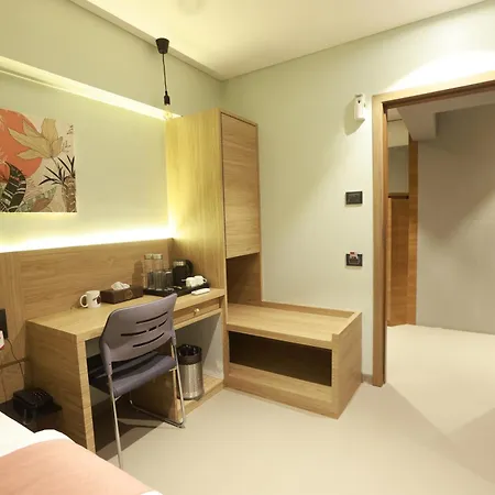 Hotel The Bohoo 99 Nr International Airport 3*