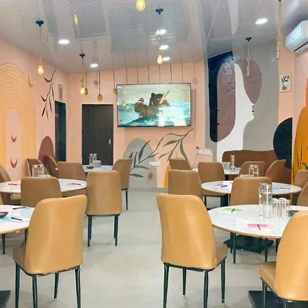 Hotel The Bohoo 99 Nr International Airport