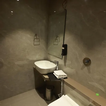 Hotel The Bohoo 99 Nr International Airport 3*