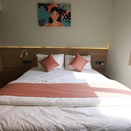 The Bohoo 99 Nr International Airport Hotel 3*