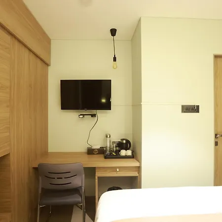 The Bohoo 99 Nr International Airport Hotel 3*