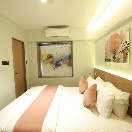 The Bohoo 99 Nr International Airport 3*