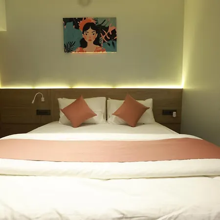 Hotel The Bohoo 99 Nr International Airport Mumbai