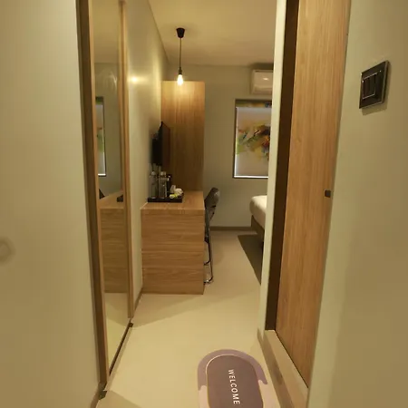 Hotel The Bohoo 99 Nr International Airport 3*
