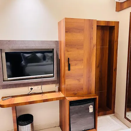 Apsara - Nearj J Hospital 3*