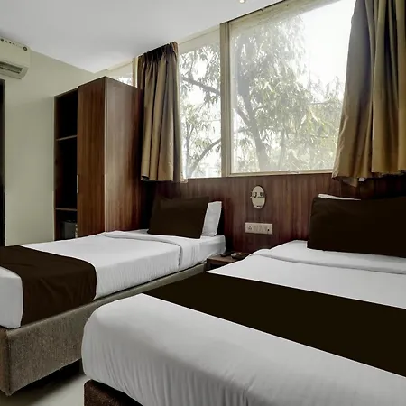 Hotel Super Townhouse Midc Andheri Formerly Royal International 4*