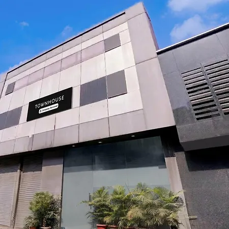 Hotel Super Townhouse Midc Andheri Formerly Royal International 4*