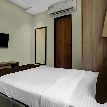 Super Townhouse Midc Andheri Formerly Royal International Hotel