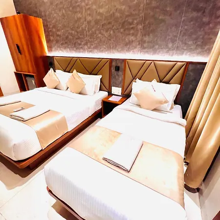 Hotel Apsara - Nearj J Hospital
