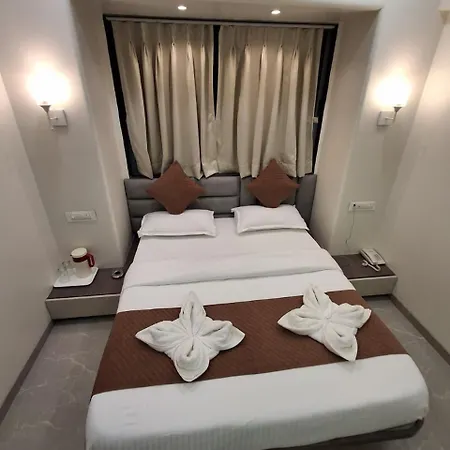 Le Glance & Hotel 4*