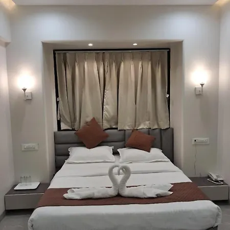 Le Glance & Hotel Mumbai