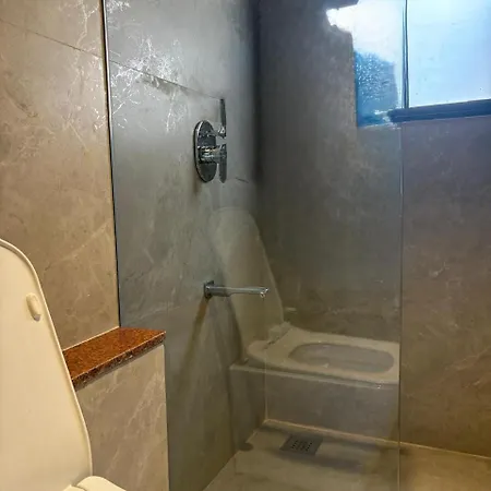 Hotel Rara