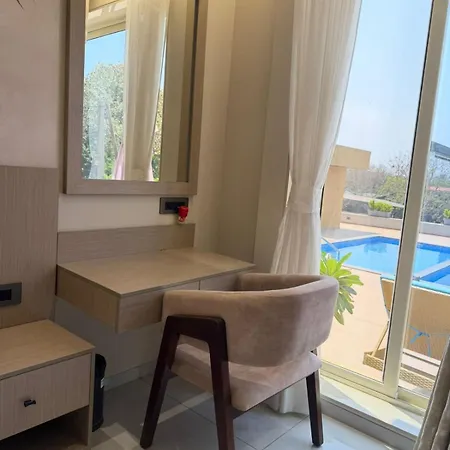 La Fenice Madh Island Hotel 2*
