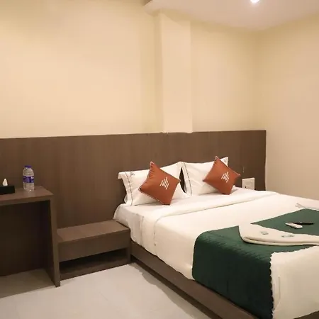 Hotel Cr Residency By Glitz