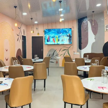 The Bohoo 99 Nr International Airport Hotel
