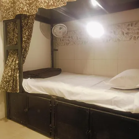 Farhan Capsule hotel Mumbai