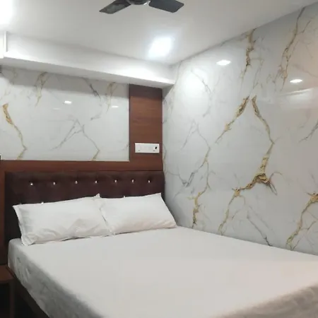 King Falcon Guest house *