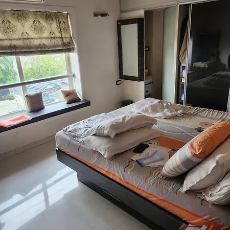 Homestay Sea Facing In Colaba