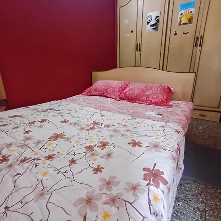 Homestay Cozy Bedroom In 1 Bhk, With Kitchen, In Chembur