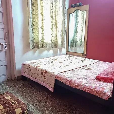 Cozy Bedroom In 1 Bhk, With Kitchen, In Chembur Homestay Mumbai