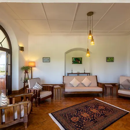 Homestay Ama & Trails - Pollibetta Bungalow, Coorg *