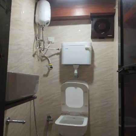 King Falcon Guest house Mumbai
