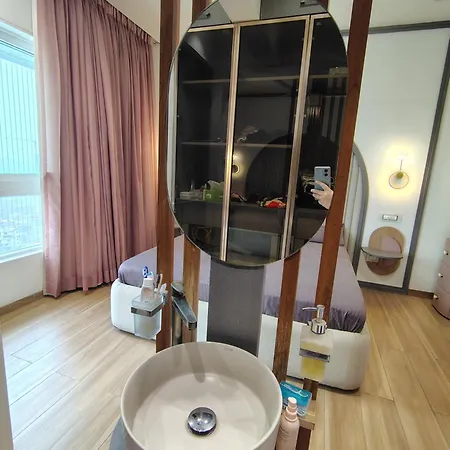 Private In A Luxurious Creek View * Mumbai