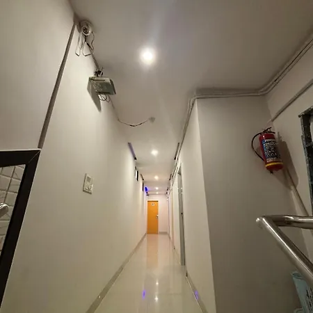 Silver Shine Jogeshwari Love hotel