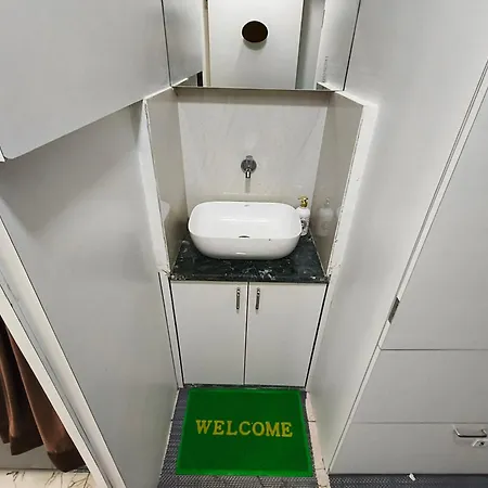 Hostel Sahar Ac - Andheri - Near International Airport - Male Guest Only