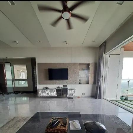 Homestay Private In A Luxurious Creek View *
