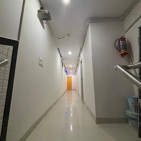 Silver Shine Jogeshwari Love hotel *