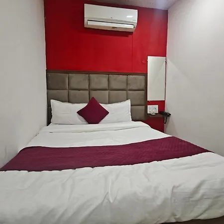 Silver Shine Jogeshwari Love hotel *