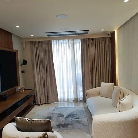 Luxury In Andheri Near Airport