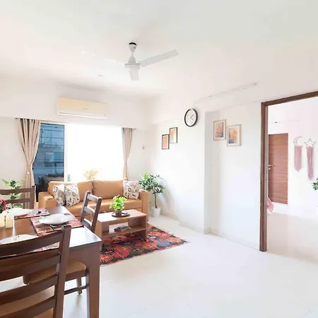 Modern, Chic 2bhk Near Bkc And Airport *