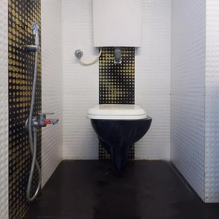 Apartment Serene And Comfortable In Goregaon East