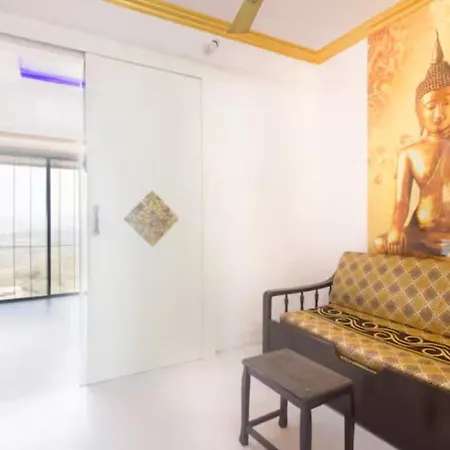 Serene And Comfortable In Goregaon East Apartment Mumbai