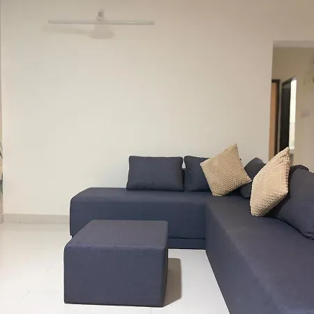 Royce Executive Service Premium Apartment Mumbai