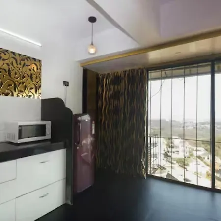 Serene And Comfortable In Goregaon East Apartment Mumbai
