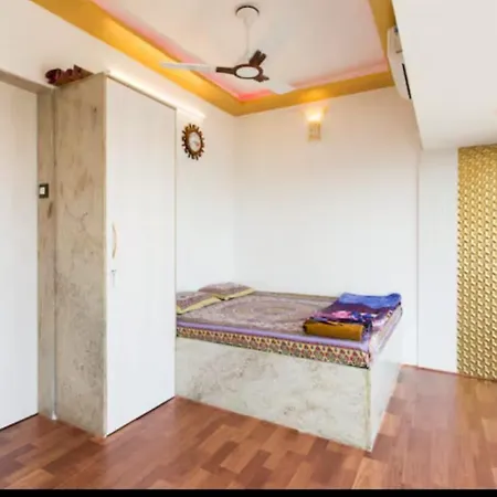 Blissful In Goregaon East Apartment