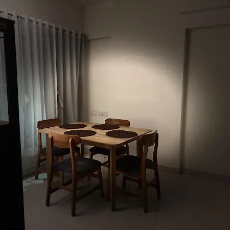 Royce Executive Service Premium Apartment