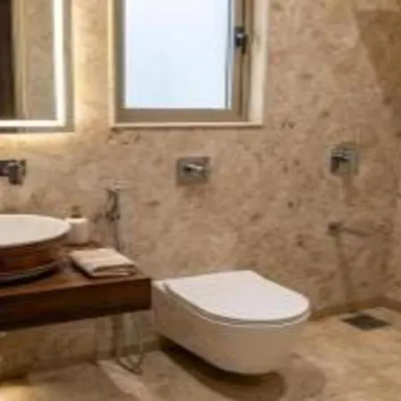 Luxury 2bhk Worli 5 Mins From Metro, Behind Palladium Mall Apartment Mumbai