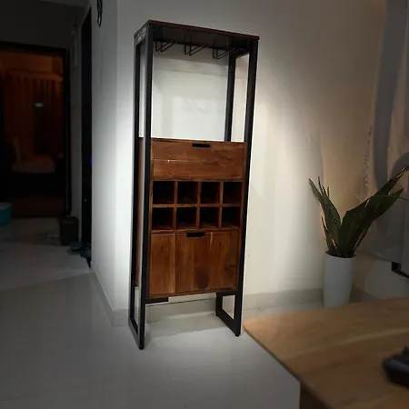 Royce Executive Service Premium Apartment Mumbai