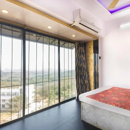 Serene And Comfortable In Goregaon East * Mumbai