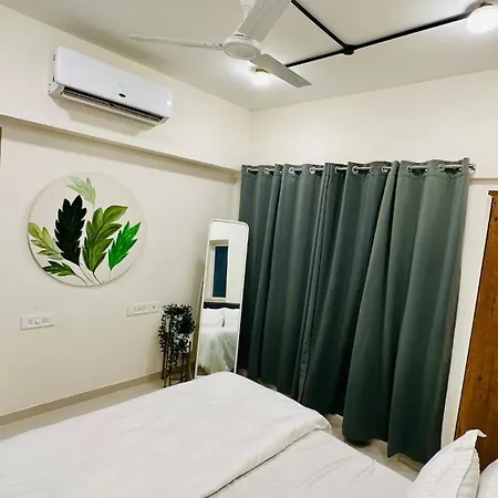 White Island - 10 Mins Oberoi Mall, Film And Nesco Apartment