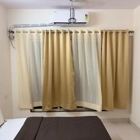 Royce Executive Service Premium Apartment