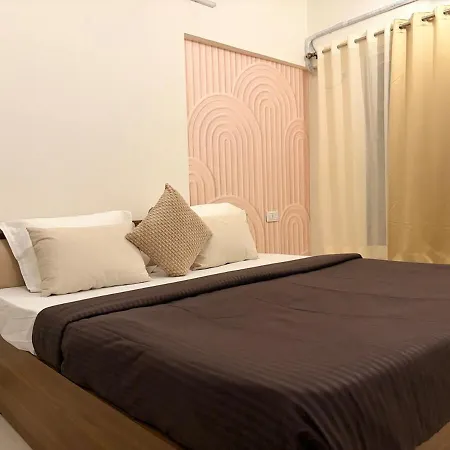 Royce Executive Service Premium Apartment Mumbai