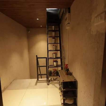 Spacious Affordable 1 Bhk Hill Road Bandra West *