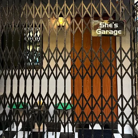 Apartment Shes Garage A Retro In Bandra Mumbai