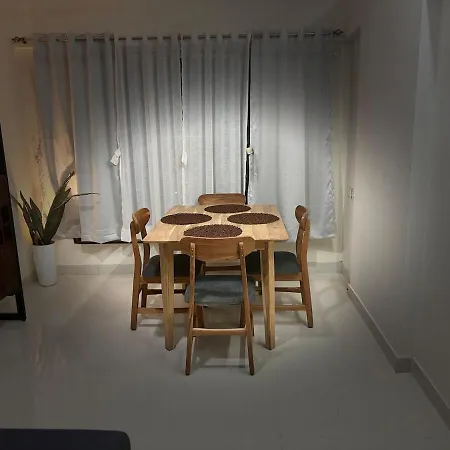 Royce Executive Service Premium Apartment Mumbai